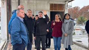 Pablo Javkin recorrió el Hospital Vilela junto a integrantes de su gabinete.
