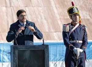 Pullaro dijo que la ley Bases no afecta a ninguna industria de Santa Fe y se pronunció sobre Ganancias