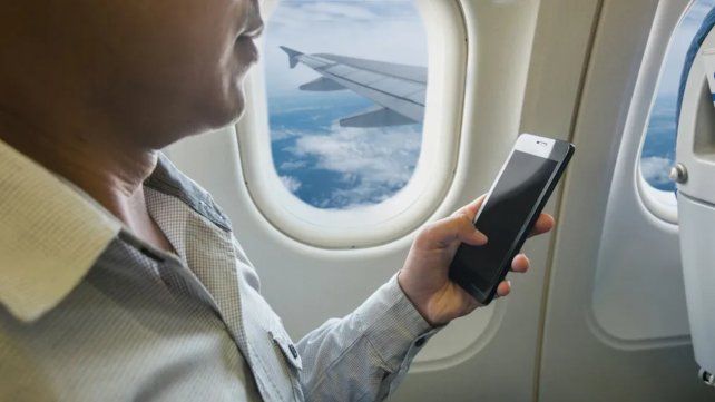 Aerolíneas Argentinas tendría wifi a bordo en sus vuelos desde el año próximo