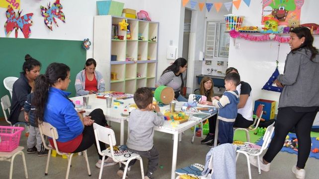Dentro de los CAF se encuentran espacios de juego para la estimulación temprana y el aprendizaje psicomotriz.