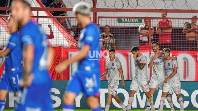 Argentinos Juniors no tuvo piedad y goleó a Unión en el estadio Diego Maradona.