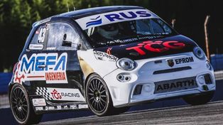 La Copa Abarth Argentina se presenta en Rosario, acompañando como siempre al Turismo Nacional. En la imagen, el sanlorecino Alejandro Fantoni, que corrió dos Dakar.