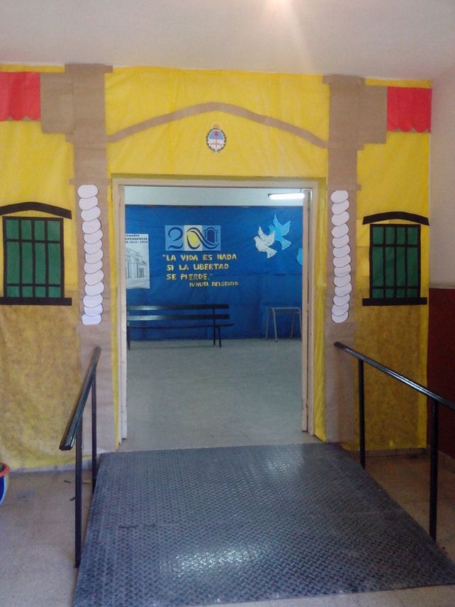 La escuela Beleno festejó los 200 años de la Independencia