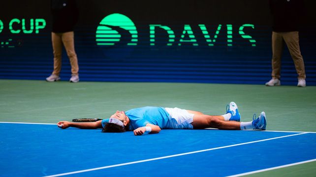 Thiago Tirante se quedó con el primer single y esta madrugada podría definir la serie de la Copa Davis a favor de Argentina.&nbsp;