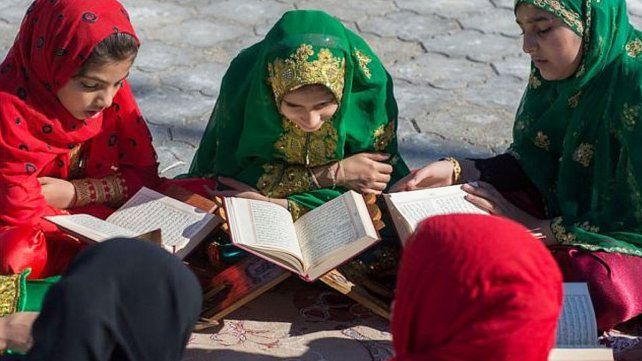Decenas de alumnas de colegios de mujeres fueron hospitalizadas en cinco provincias de Irán tras supuesto envenenamiento contra la escolarización de niñas