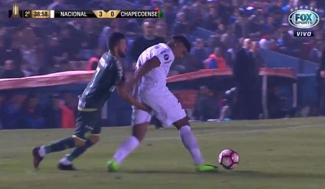 Le perdió la mano en....
