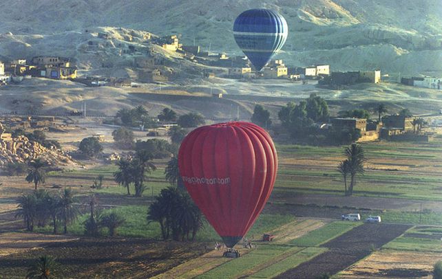 Atracción. Así son los viajes en globo sobre el valle de los Reyes en Luxor.