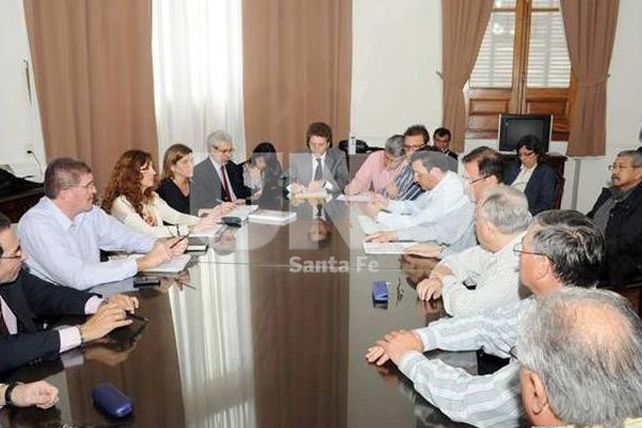 La provincia discutirá el salario con los municipios la semana que viene