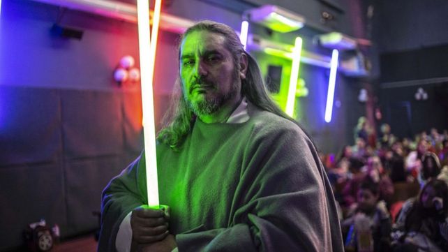 El desfile cosplay es uno de los momentos más esperados de la jornada en homenaje a Star Wars.