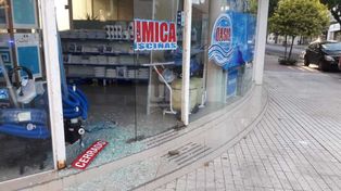 Destrozos y vandalismo en un local céntrico