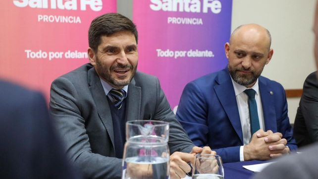 El gobernador Maximiliano Pullaro respaldó la convocatoria del presidente Javier Milei. 