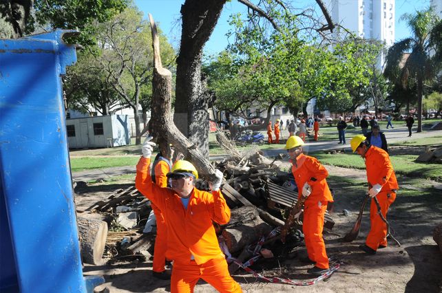 Manifestantes cortaron Avenida Rivadavia por el inicio de obras en el Parque Alberdi