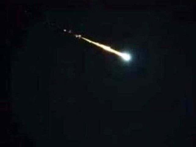 Videos: ni el meteorito interrumpió el recital de Los Tekis en Santiago del Estero
