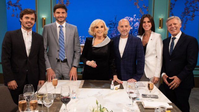 El gobernador Maximiliano Pullaro estuvo como invitado en la mesa de La Noche de Mirtha