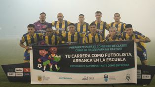 Los once que Ariel Holan para iniciar el partido frente a Sarmiento, en el Gigante de Arroyito.