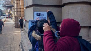 Familiares, amigos y organizaciones marcharon en Concordia por el paradero de Luisina Leoncino.