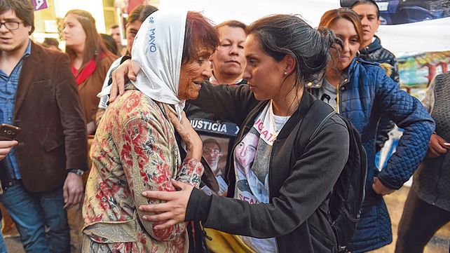 Antes y ahora. La madre de Plaza de Mayo Taty Almeida