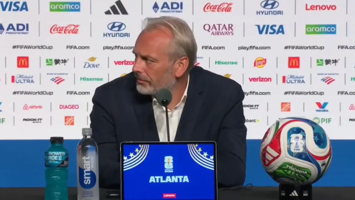 El entrenador de Congo recibió la peor noticia en plena conferencia de prensa