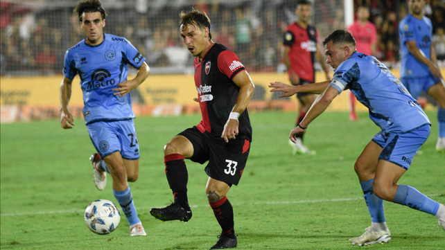 Jerónimo Cacciabue maniobra ante Belgrano. El mediocampista sería uno de los once de Newells para recibir a Platense.