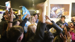 Festejos en el búnker rosarino de Javier Milei, el candidato más votado en Santa Fe