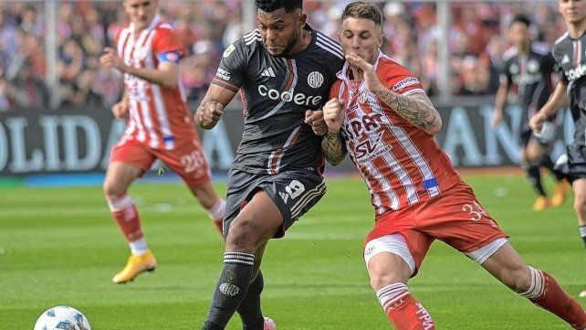 River Plate y Unión de Santa Fe intentaron pero no pudieron romper el cero.