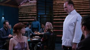 Ralph Fiennes y Anya Taylor-Joy, una dupla de lujo.