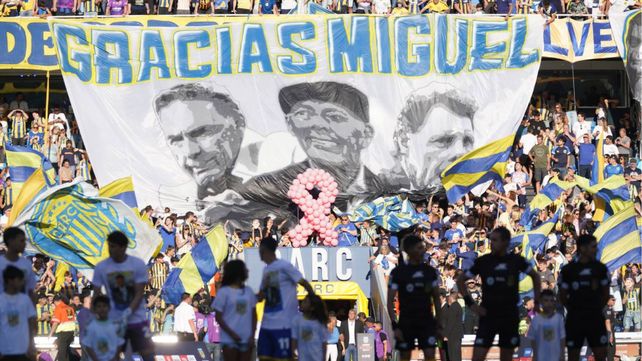 Homenaje a Miguel Russo en el Gigante de Arroyito