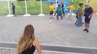 El terrible pelotazo que sufrió la notera Nati Jota durante su cobertura en Río 2016