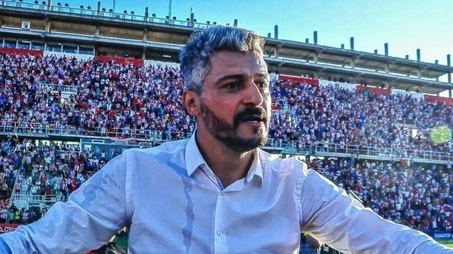 Gustavo Munúa ya no es más el entrenador de Unión.