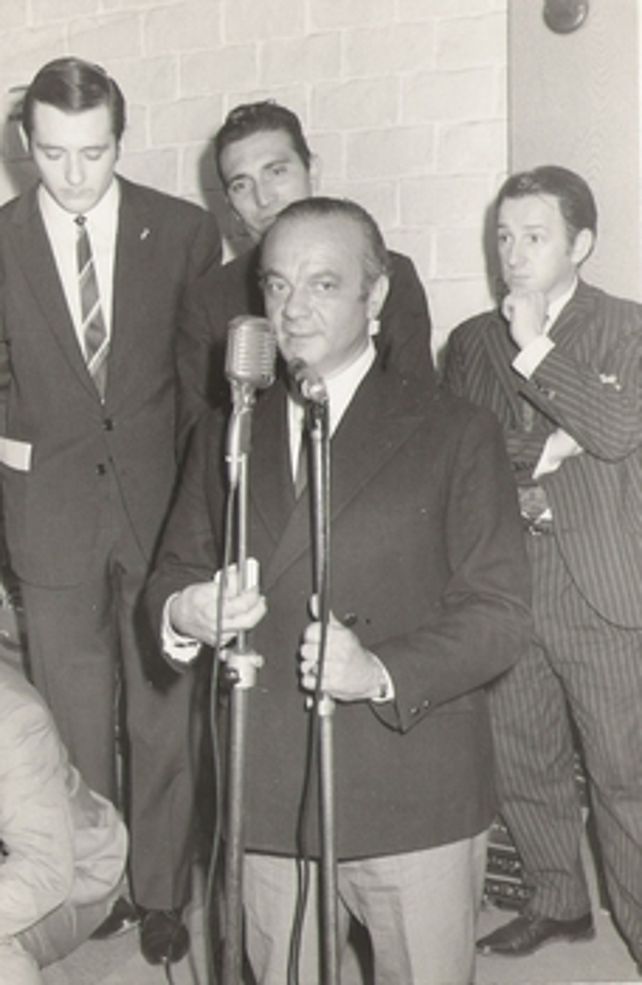 En la Chicago Argentina. Detrás de Astor