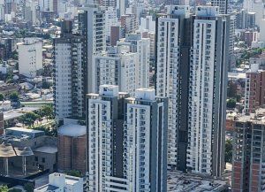Pilay entregó más de 180 departamentos en el desarrollo Paseo del Molino