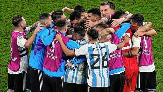 Argentina: festejo alocado de los jugadores en el vestuario