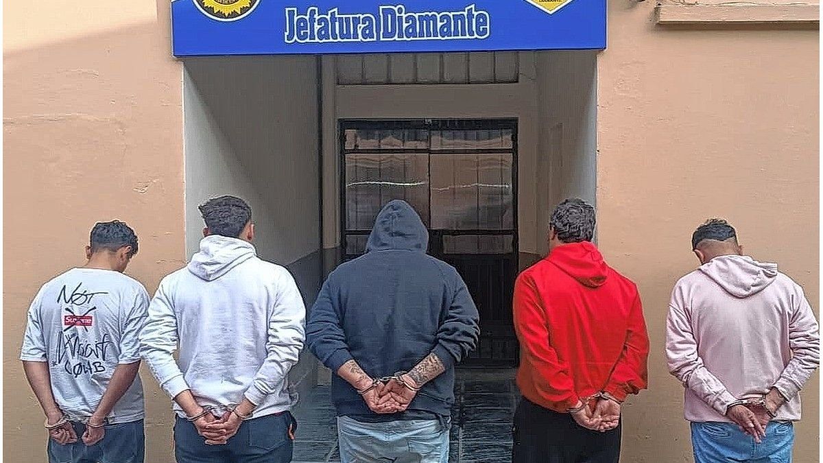 Cinco detenidos y secuestro de armas tras allanamientos por el homicidio de un hombre en Diamante