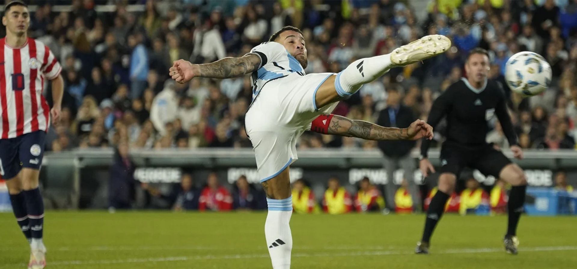 Nicolás Otamendi marca el gol argentino durante el partido de fútbol clasificatorio para la Copa Mundial de la FIFA 2026 entre Argentina y Paraguay en el estadio Monumental. Foto: Maxi Failla Nicolás Otamendi marca el gol argentino durante el partido de fútbol clasificatorio para la Copa Mundial de la FIFA 2026 entre Argentina y Paraguay en el estadio Monumental. Foto: Maxi Failla