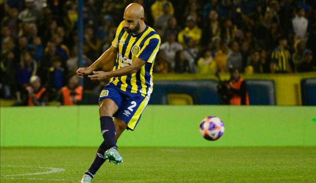 Carlos Quintana volverá a la titularidad en Central. Ante River cumplió la fecha de suspensión.