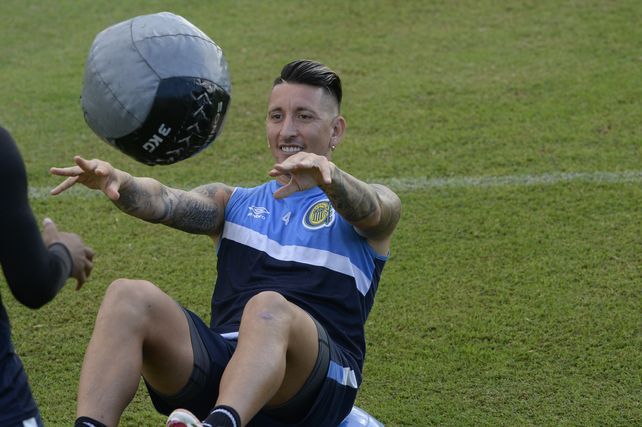 Damián Martínez cumplió la fecha de suspensión y está para volver. Seguramente lo hará, en lugar de Ismael Cortez.