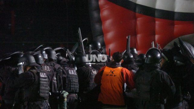 La AFA ya tendría lista su dura sanción contra Colón por los incidentes ante Mitre La AFA ya tendría lista su dura sanción contra Colón por los incidentes ante Mitre