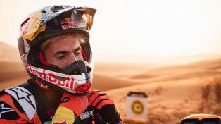 Cambio de punteros en motos: Benavides sigue 3º en el Dakar