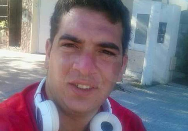 Homicidio Nº 46. Lucas Emanuel estaba con amigos cuando un hombre se bajó de una moto y lo acribilló con tres balazos.