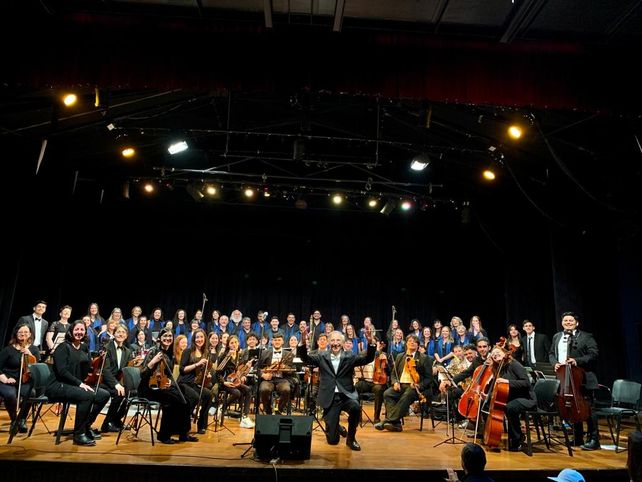 Una de las presentaciones del coro con el maestro Ciraolo.