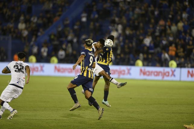 Central jugó sin ambición y al final cayó con Vélez por un cabezazo de Osorio