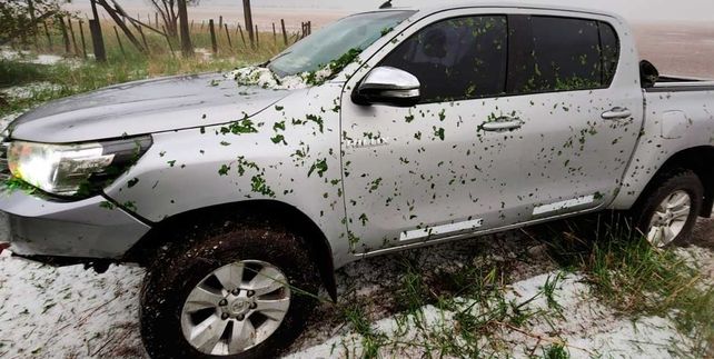 Una fuerte tormenta afectó a localidades de la región centro y dejó daños materiales