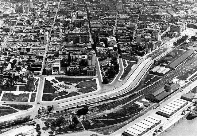 Plaza Belgrano 1939 (14)--Archivo Documental MHNB