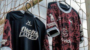 Colón presentó un nuevo modelo de la camiseta alternativa