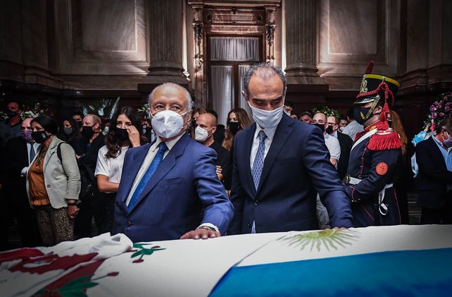 La intimidad del velatorio de Carlos Menem en imágenes