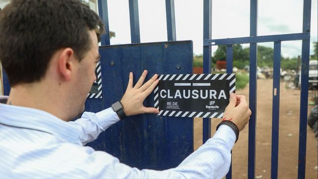 La acción coordinada entre provincia y municipio permitió la clausura de chatarrerías que comercializaban elementos de cobre robados.&nbsp;