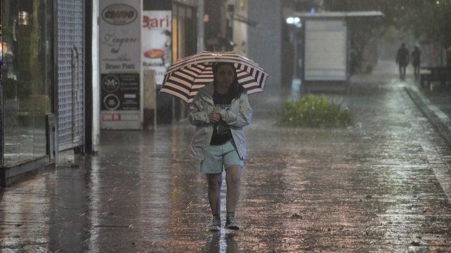 El tiempo en Rosario: viernes con posibles lluvias antes de un fin de semana pasado por agua