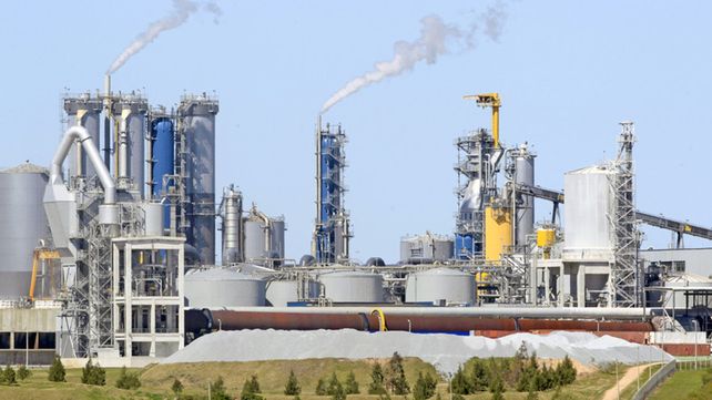 Uruguay aprobó la instalación de otra planta de pasta celulosa