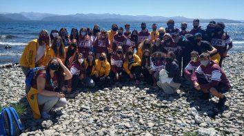 El contingente del Integral de Fisherton, hace unos días, en Bariloche. Hoy regresan a Rosario. El contingente del Integral de Fisherton, hace unos días, en Bariloche. Hoy regresan a Rosario.