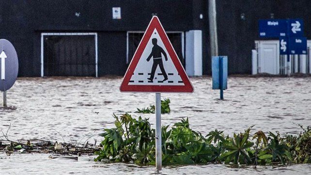 Al mediodía de este sábado el río Uruguay medía 13.50 metros en Concordia y la cota del lago Salto grande se ubicaba en 35.46 metros. Situación de los evacuados